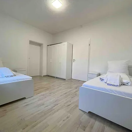Sad401 Geraeumig Eingerichtete Monteurwohnung *